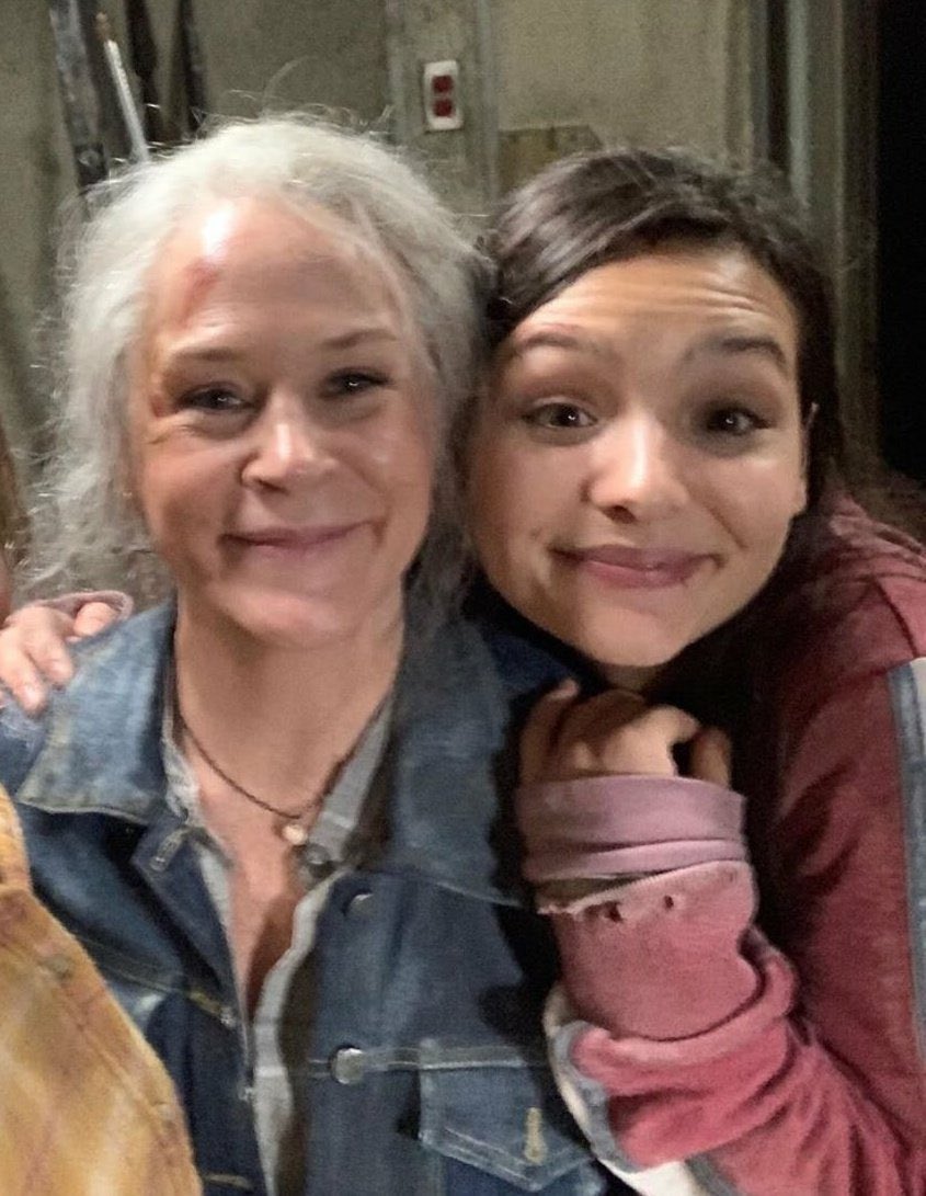 MMB_France's tweet photo. 📸 New BTS : Melissa McBride and Cassady McClincy TWD 10X16 "A Certain Doom"
#TheWalkingDead #TWD #TWDFamily #MelissaMcBride #CarolPeletier #CassadyMcClincy #LydiaTWD https://t.co/UlSjzkJCjO