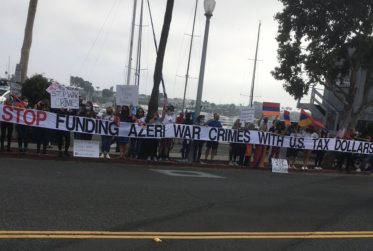The message awaiting Trump’s motorcade right now as he drives to a fundraiser in Southern California.
#ArtsakhStrong #SanctionAzerbaijan #SanctionTurkey https://t.co/gJ9CWUwQ6B
