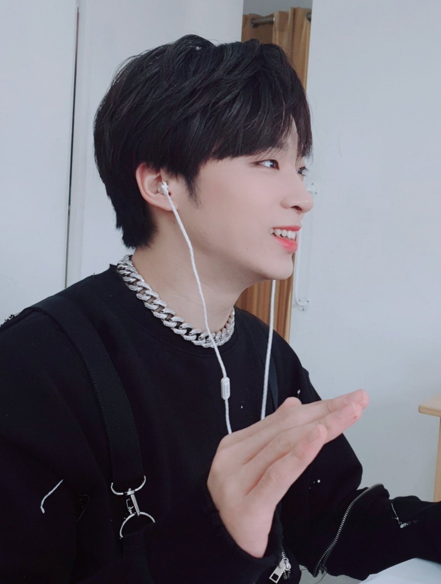 LoverStreetboy's tweet photo. Algún día aparezco muerto 🥺 https://t.co/4a29dqpzyN