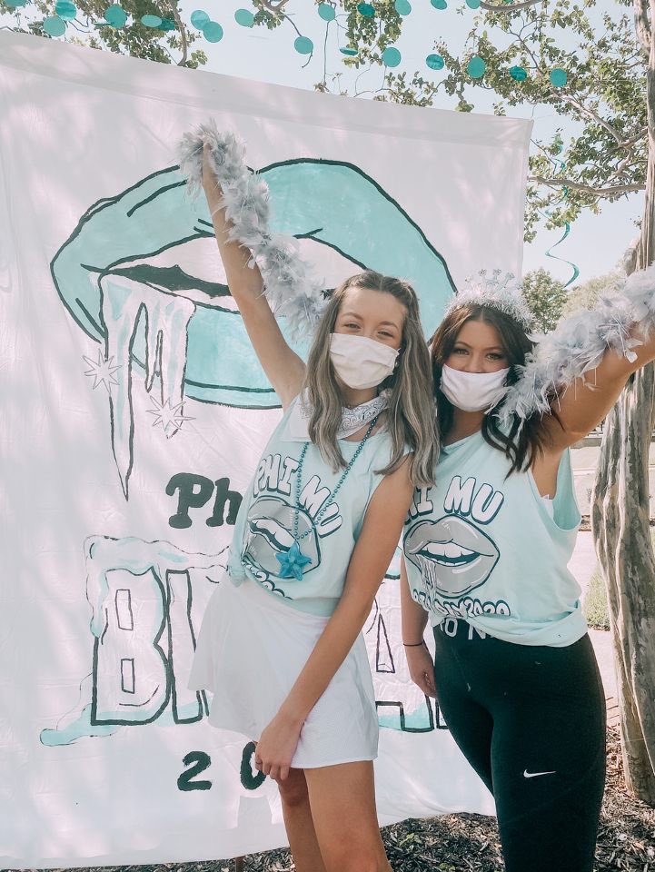 lsusphimu's tweet photo. Bid Day lives in our mind rent free 🤩💙🤍 https://t.co/uH5lFqEHCg