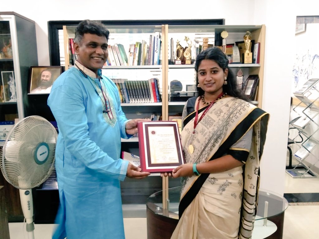 surshreeayer's tweet photo. Thank you so much ❤️ @SriSriU 
It was certainly a wonderful journey with SSU-FOA. Lots of learning and growing. As our slogan says, learn, lead and serve. 
Now it's time to lead and serve. 

Much Grateful 🙏
SSU will always hold a special place in my heart. 💞 https://t.co/UZRePL1nVA