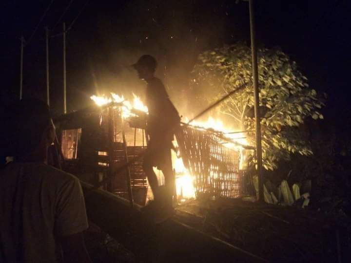BadruddinAjmal's tweet photo. Tensed situation at Assam-Mizoram border in Cachar &amp; Karimganj Distt since yesterday. Miscreants, with the help of Mizo Police, entered into Assam &amp; burnt several houses injuring many. I urge Hon. CM @sarbanandsonwal to urgently look into the matter and take necessary action.
1/2 https://t.co/DvHXAHGJ8x