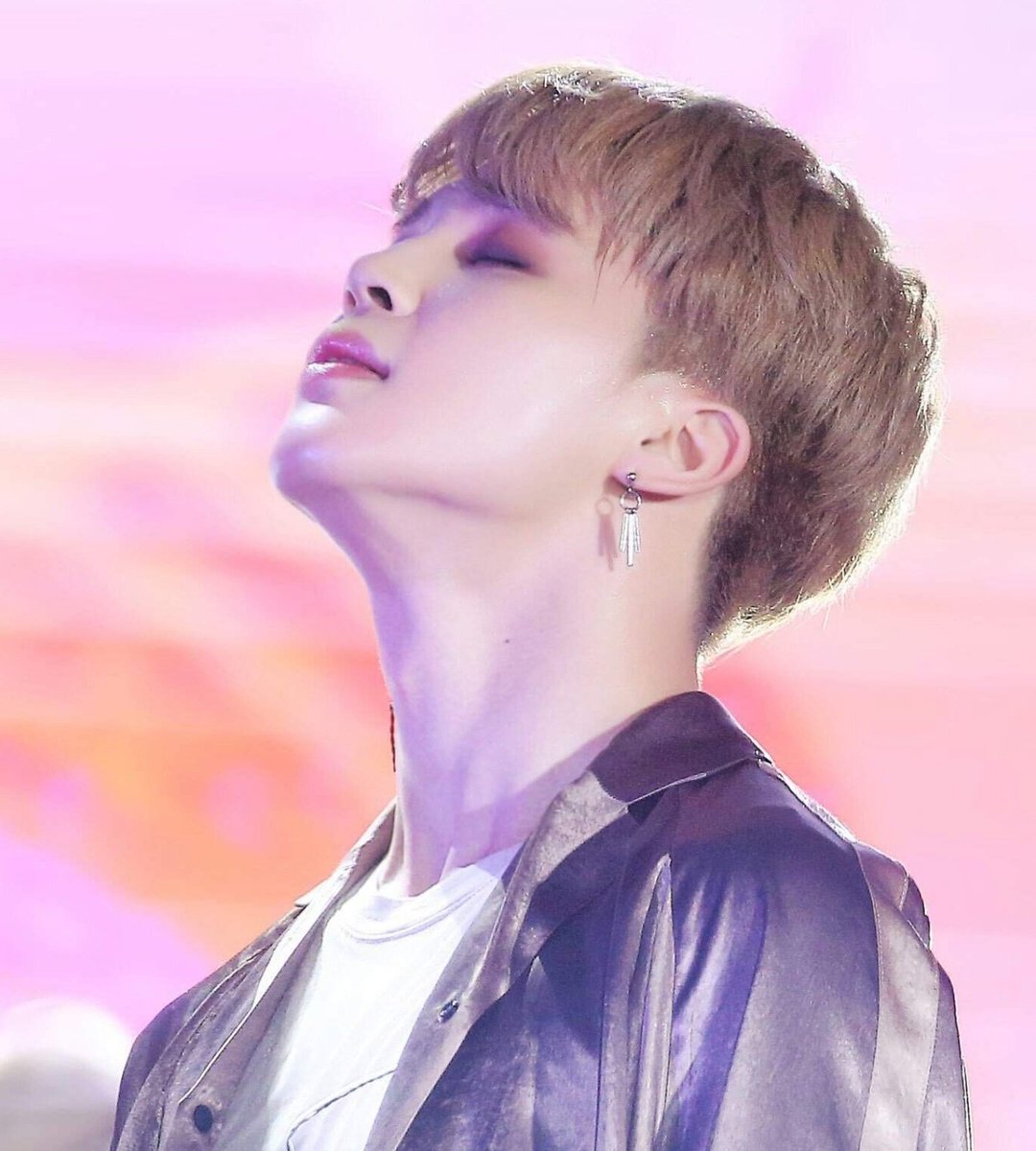 Jimin iconic undercuts.. - A needed thread