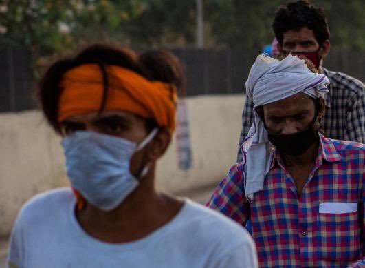 Financegroup201's tweet photo. The economic impact of COVID-19 on developing countries is enormous. Before the pandemic, the emerging megacities of the developing world had become engines of growth driven by young energy. Today, epidemics threaten to kill large Numbers of people in these megacities.（by Jiahao https://t.co/7I0ySxh4mh