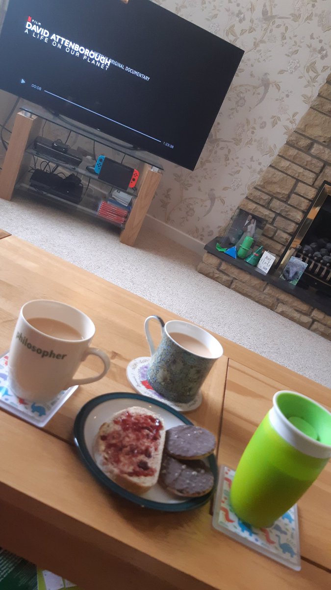 AndSmelly's tweet image. Post-walk tea and biscuits and bread and jam with the new David Attenborough on Neflix. Perfect autumn afternoon.

#teaandbiscuits @ticktocktea #breadandjam #homemade #homemadejam #theteamustflow #netflix #alifeonourplanet #autumn #cosy
instagram.com/p/CGfLeo6FrbQ/…