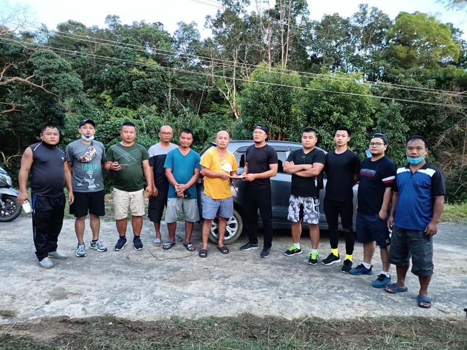 Mahuna_Khiangte's tweet photo. The VC and the YMA of Kolasib Venglai, you've got a major thumbs up from me for your kind act of providing free meals to the non-Mizo drivers stranded due to Assam-#Mizoram border conflicts and the economic blockade initiated by illegal migrants in #Assam.
#borderconflicts https://t.co/5XoozytQ98