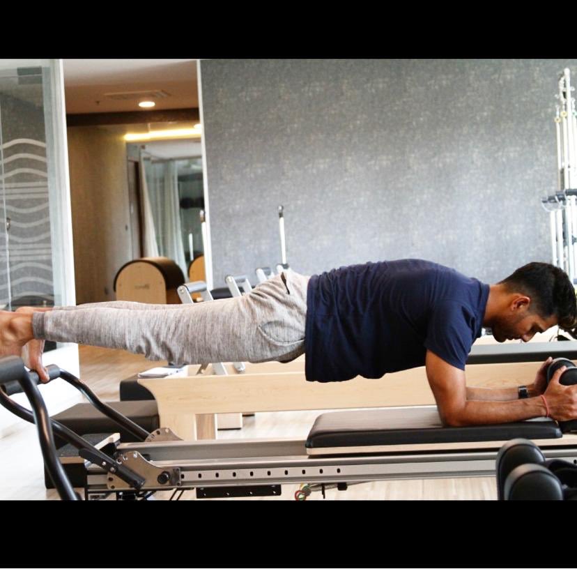 UnmuktChand9's tweet photo. Had an amazing pilates session #corefitplus. Working on stability and small muscle groups as we often ignore them.
.
.
.
#pilates #coreworkout #stabilityworkout #fullbody #motivation #fitness #pilatesday #legworkout #balance  #workoutoftheday #corestability https://t.co/bFvrloQ47H