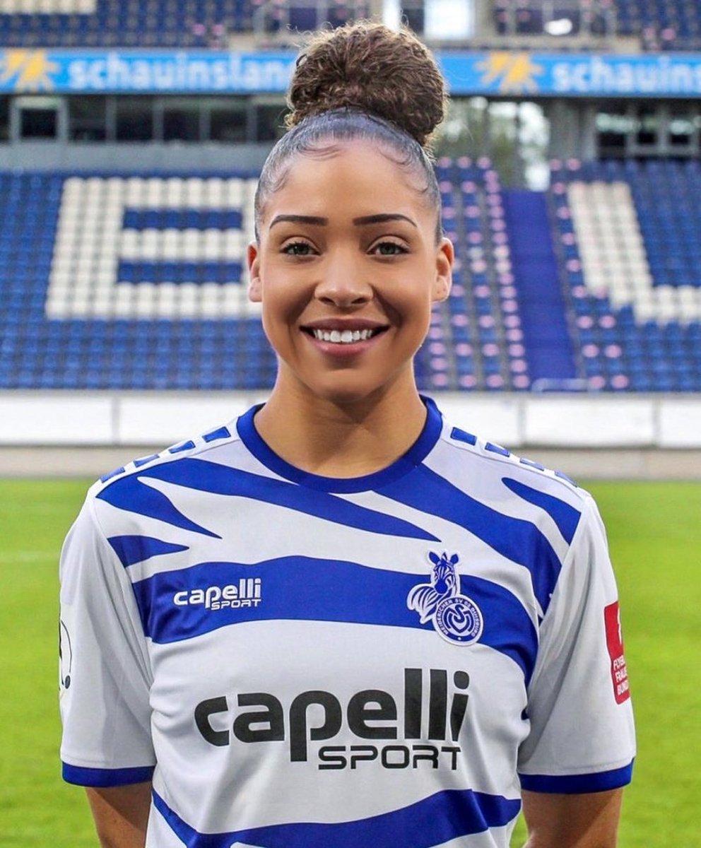 FussballBR's tweet photo. 🇺🇲 Jorian #Baucom (24) marcou gol em seus dois primeiros jogos pelo Duisburg na Frauen-Bundesliga. A atacante já soma metade (2) dos gols da equipe na competição. https://t.co/NGj2b0Gsfe