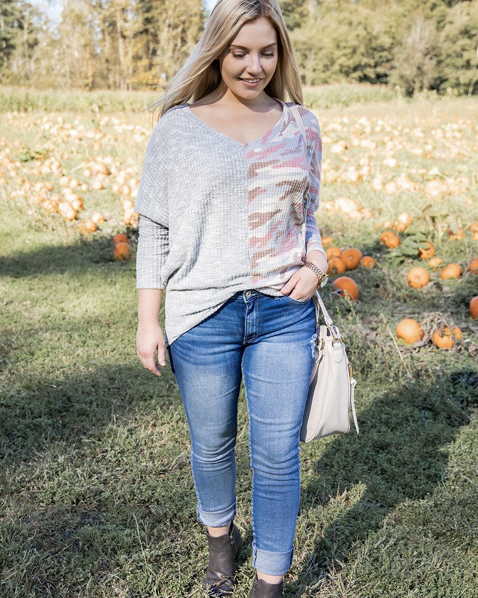silver_icing's tweet photo. Sunday morning walks in October = warm sun, crisp air &amp; pumpkins! 🎃

No Hiding Camo Top * Shop the Link 
.
.
.
#silvericing #silvericingstylist #siootd #vancityfashion #dressinghappy #canadiansmallbusiness #fashionguide #styleexpert #coldweatherstyle #comfycasual #presale #fal https://t.co/WIYFDmU8Wl
