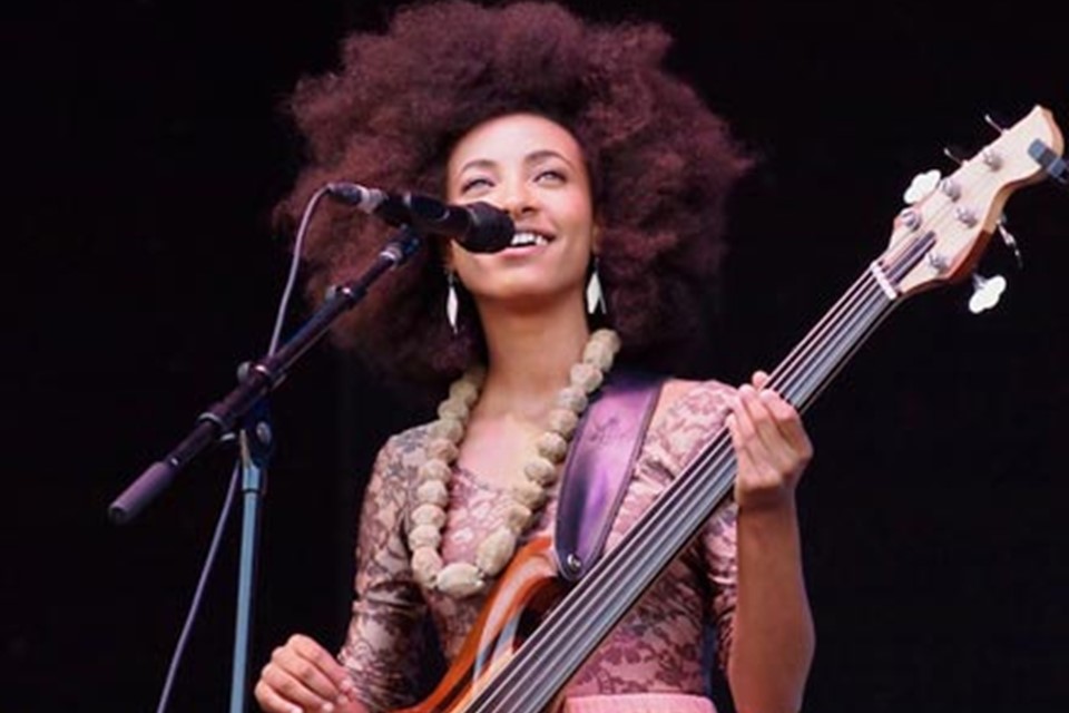 HAPPY BIRTHDAY ESPERANZA SPALDING!!!!!!! 