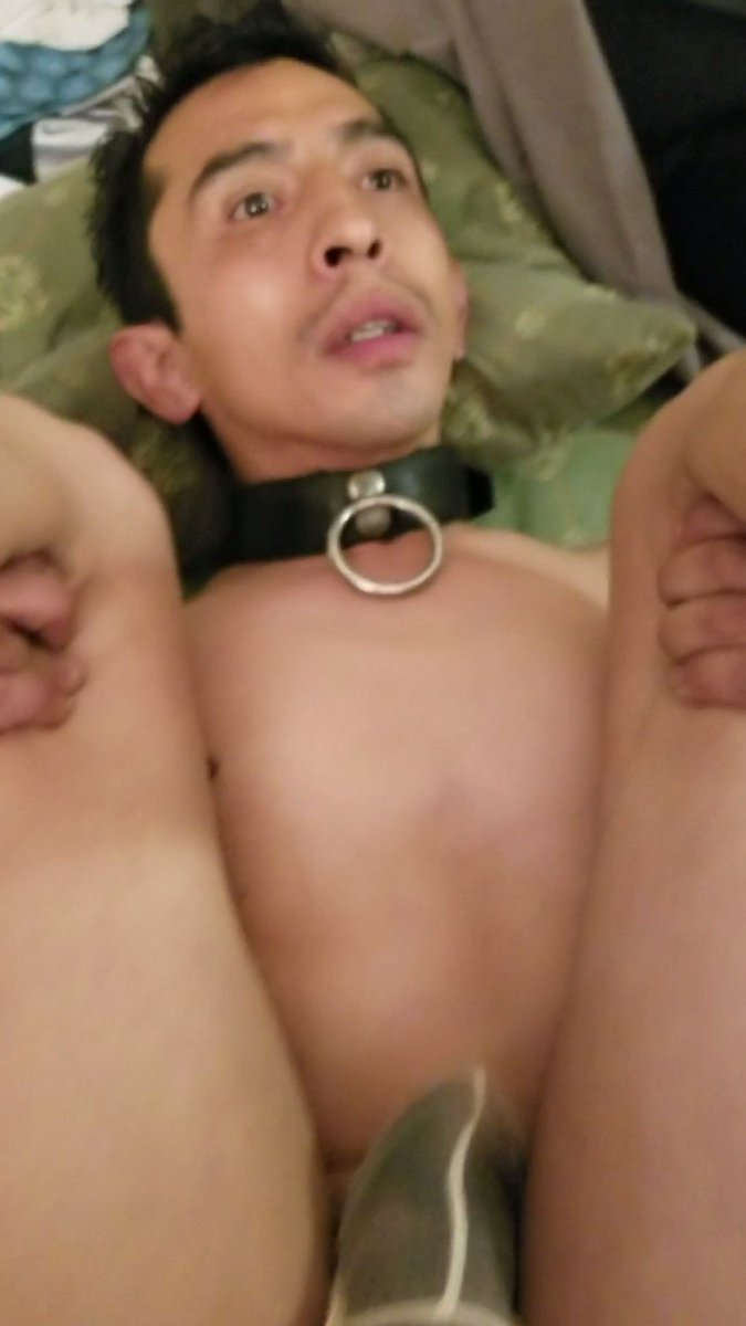 fagot68's tweet photo. Vean en lo que termino, Luis Pablo, parrillero del Potzolcalli, ahora mesero del Vips.
Ya en total sumision y sin dignidad se entrega a su señor, sabiendo que es su deber complacer. https://t.co/3tAIjIWrZ2