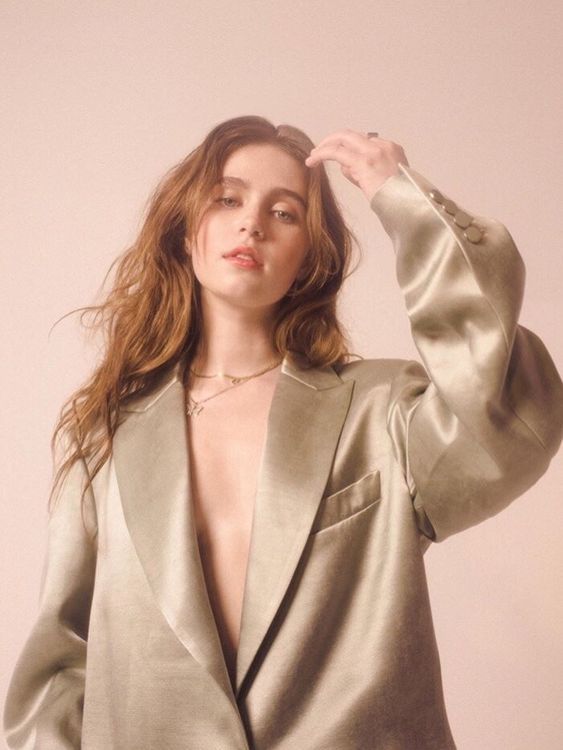 Clairo• bisexual• American singer-songwriter• lo-fi bedroom, electropop, neo-lounge• Sofia, Bags, Softly