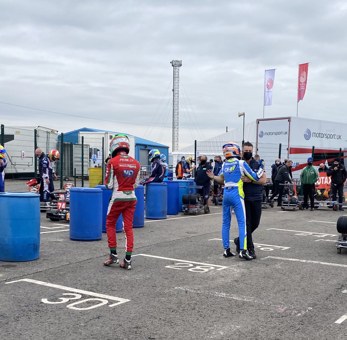 Matthew Higgins wins the Junior Rotax final here at @ClayKarting and his dad <a href="/Davidhiggins75/">David higgins</a> congratulates him in park ferme👏🏻

Hear what he had to say about the race on the live stream! Bit.ly/ClayBKCLS 

#BKC #OurMotorsportUK