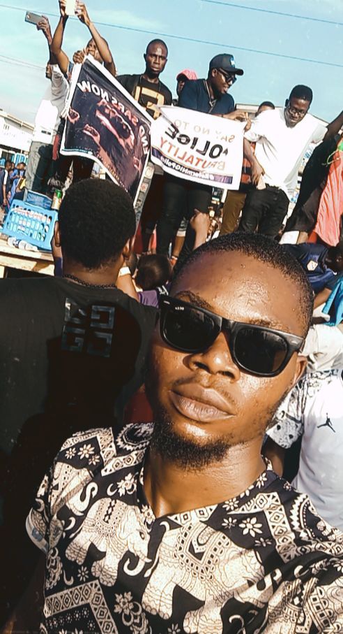 frank_okparaa's tweet photo. During the pandemic, I already concluded that 2020 is a bad year. But with this energy of the youths in Nigeria presently against bad governance, I realized there's no ups without downs. #EndSARS #ENDBADGOVERNANCE #EndSWAT #okotaprotest #agoprotest https://t.co/YK917y4fDV