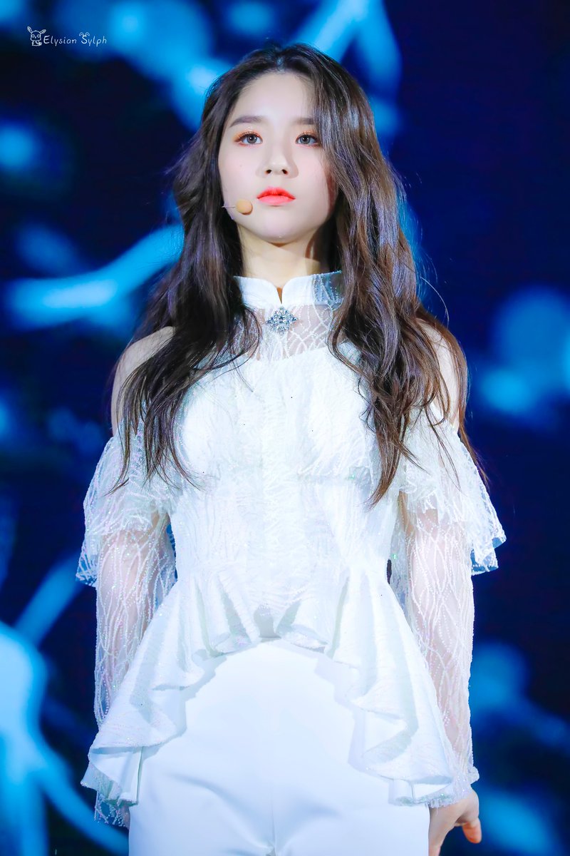 #HappyHeejinDay 

생일 축하해 
컴백 기다릴 게

#희진 #HeeJin #LOONA #이달의소녀
<a href="/loonatheworld/">이달의 소녀(LOOΠΔ)</a>