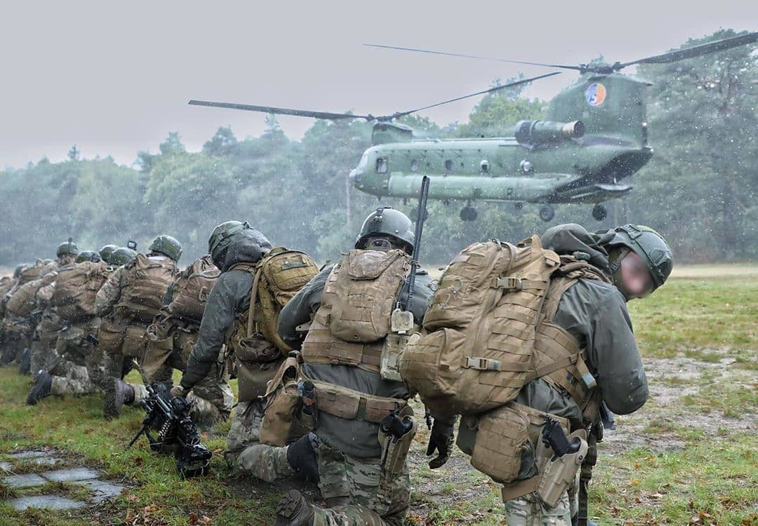 WarriorAssaultS's tweet image. Dutch army with @warriorassaultsystems Predator pack 👌🏼😋⁠
⁠
#reddevils #sofsupport #luchtmobielebrigade #landmacht #airassault #raid #airmobile #blackbeargear #warriorassaultsystemst ⁠
Reposted from @12c_sof_support⁠
@foxtrotromeobravo7 ( #📷 @blackbeargear )