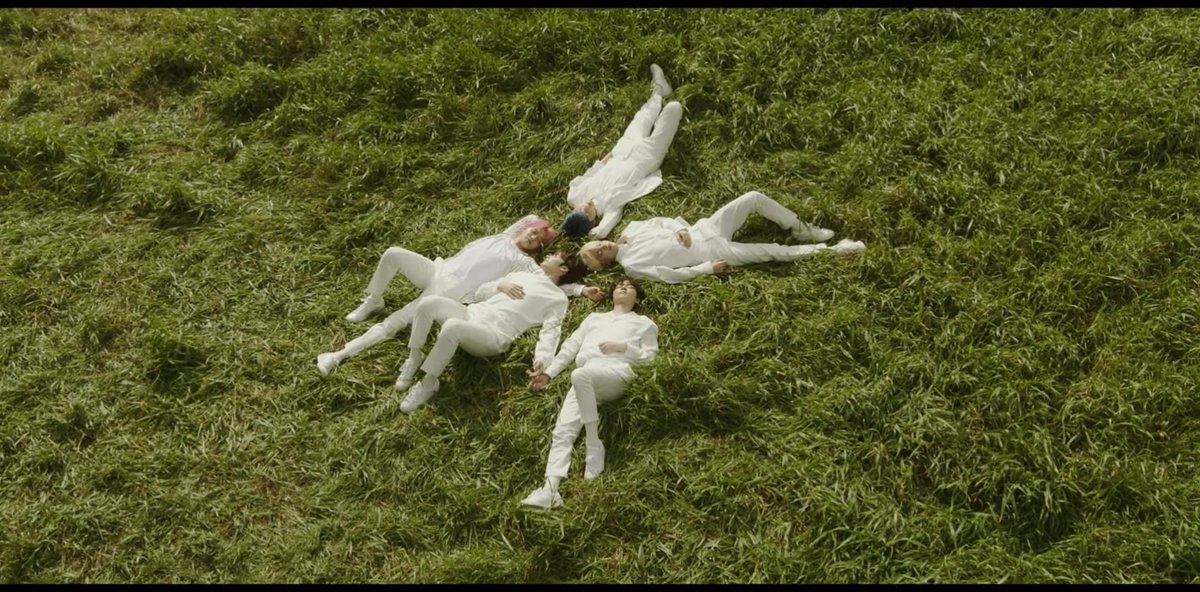 mytinykeonho's tweet photo. Im actually crying for real😭😭😭😭😭
#BlueHourTeaser1 #TXT_BlueHour #preorderbluehour
#BlueHour_D7 #minisode1
@TXT_bighit @TXT_members https://t.co/axezo38P8L