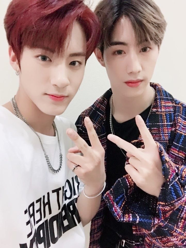 Stray Kids Hyunjin and The Boyz Eric GOT7 biggest fanboy @GOT7Official