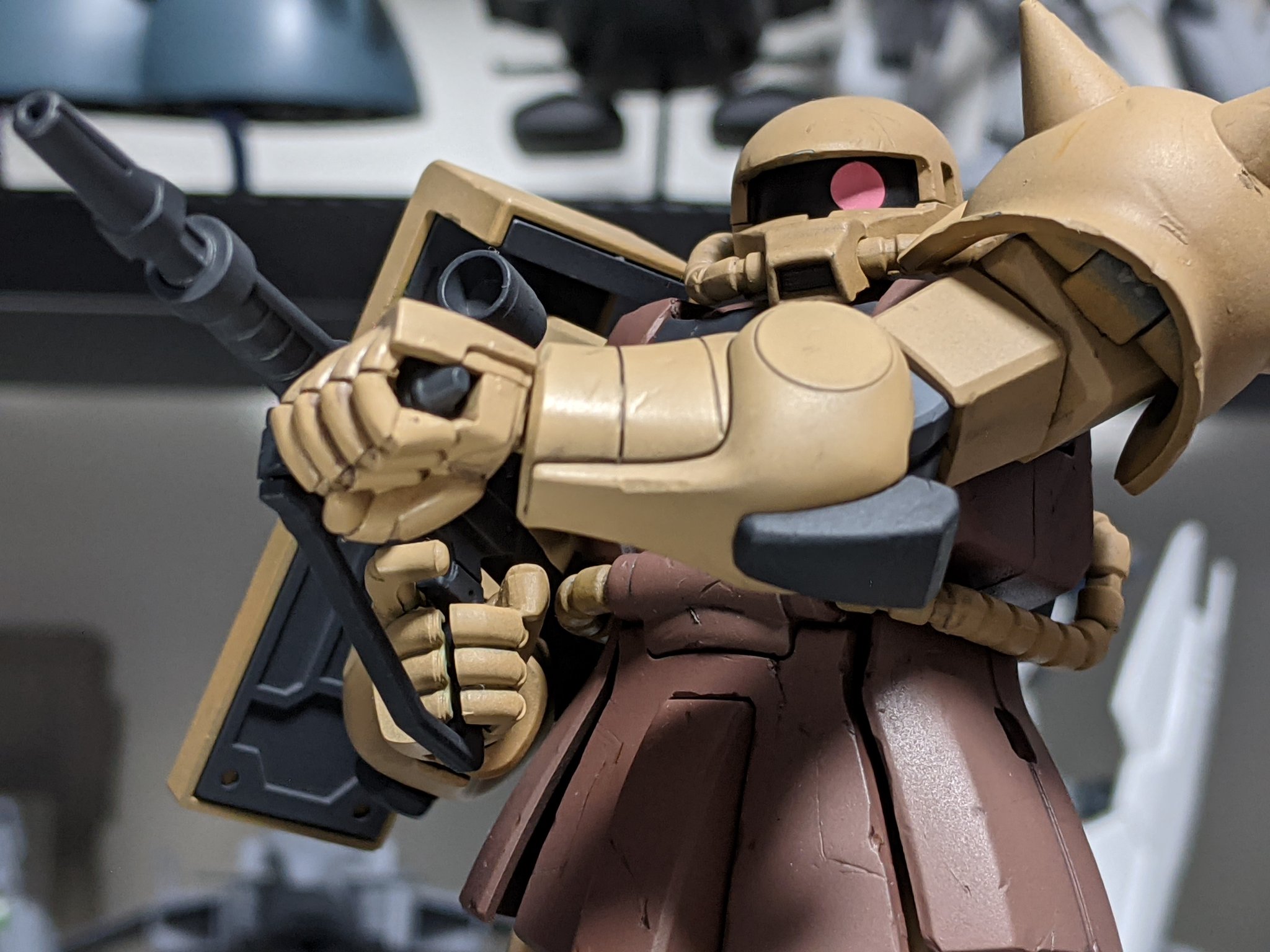 ちぇりのわ プラモラボ モノアイ幅縮めて塗っただけhgucザクii ガンプラ T Co D0lpotu9hj Twitter