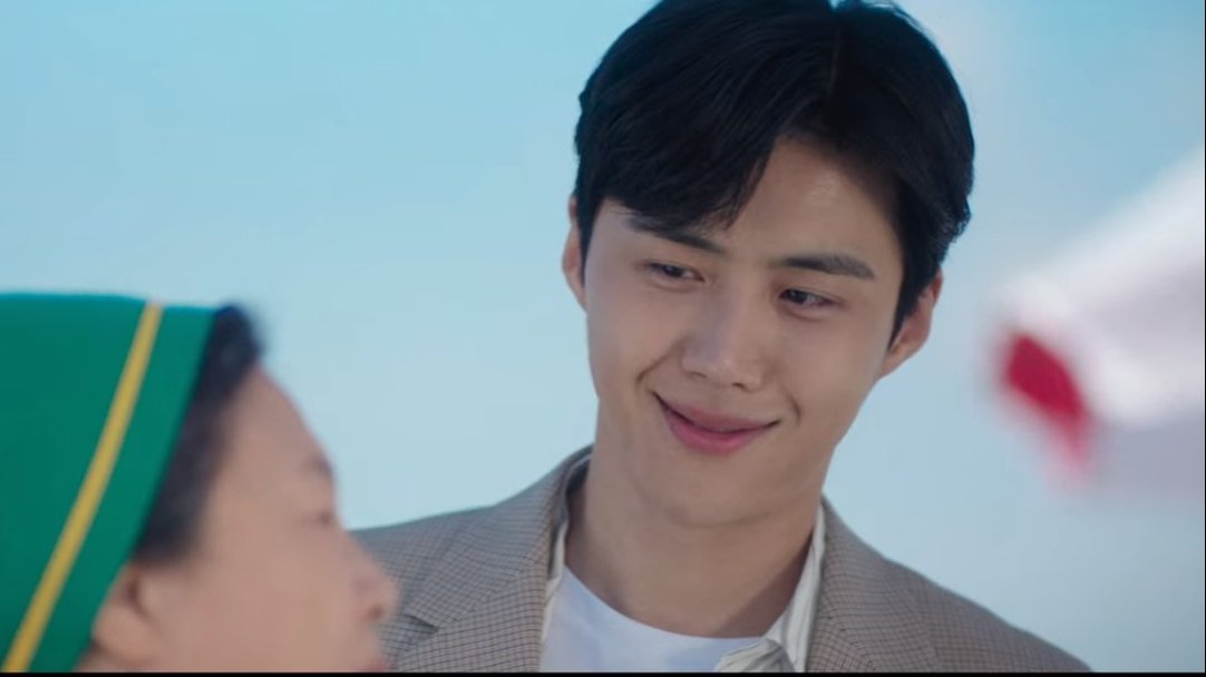 iconickdramas's tweet photo. currently falling inlove with han ji pyeong 😫💛 #kimseonho #startup #startupep2 https://t.co/kCdafmxOG1