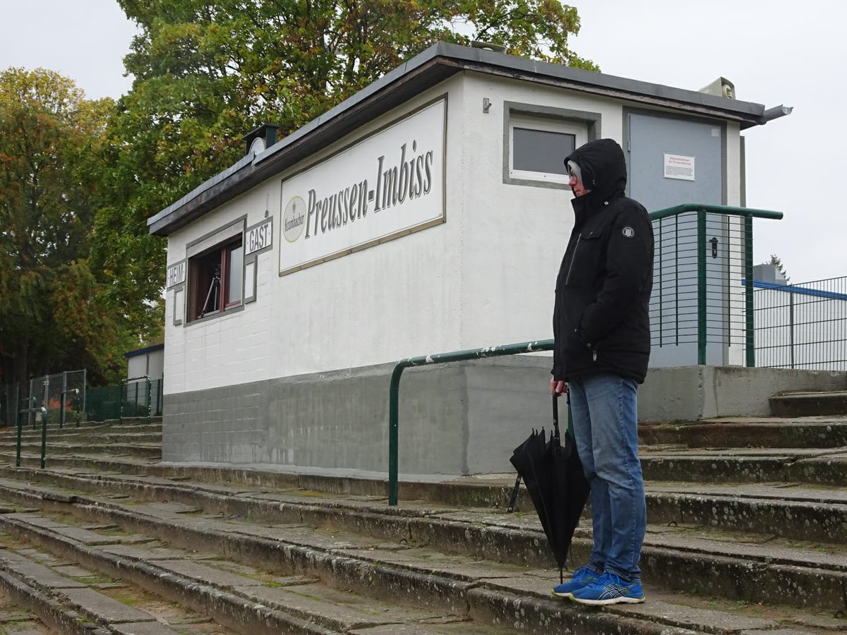 oekedortmund's tweet photo. Preussenstadion Berlin
BFC Preussen - TSV Mariendorf
Landesliga Berlin
144 Zuschauer
6 EUR
0-4
Anstoß 12 Uhr mittags.
Auch Icke Häßler auf der Trainerbank konnte die Heimniederlage nicht verhindern.
#groundhopping
#nonleague
#unsereamateure
#bfcpreussen
#groundhopper https://t.co/jb4Eki5aXG