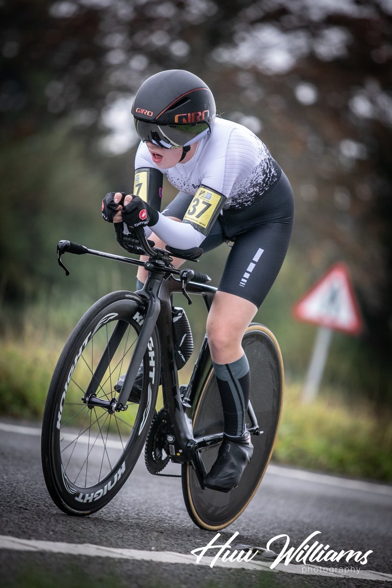 huw_williams1's tweet photo. Amazing racing by both girls today @eva_callinan just edging out @Flora_perkins03 by a mere 2 seconds (at just over an hour's race duration) to win the Junior @Cycling_T_T National Circuit Champs... https://t.co/6HQkY9mg4y