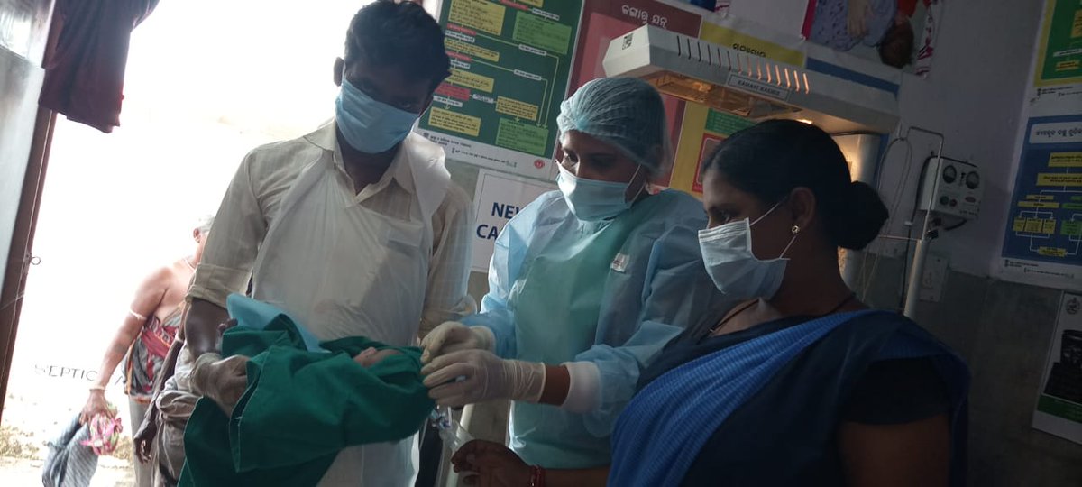NISHTHA_CPHC's tweet photo. Protecting mother and babies, CHOs at #AyushmanBharatHWC Shergarh in Odisha conducted an institutional delivery amidst #COVID19 #TogetherAgainstCovid19 @MoHFW_INDIA @usaid_india @Jhpiego https://t.co/ZOtXUpAnMv