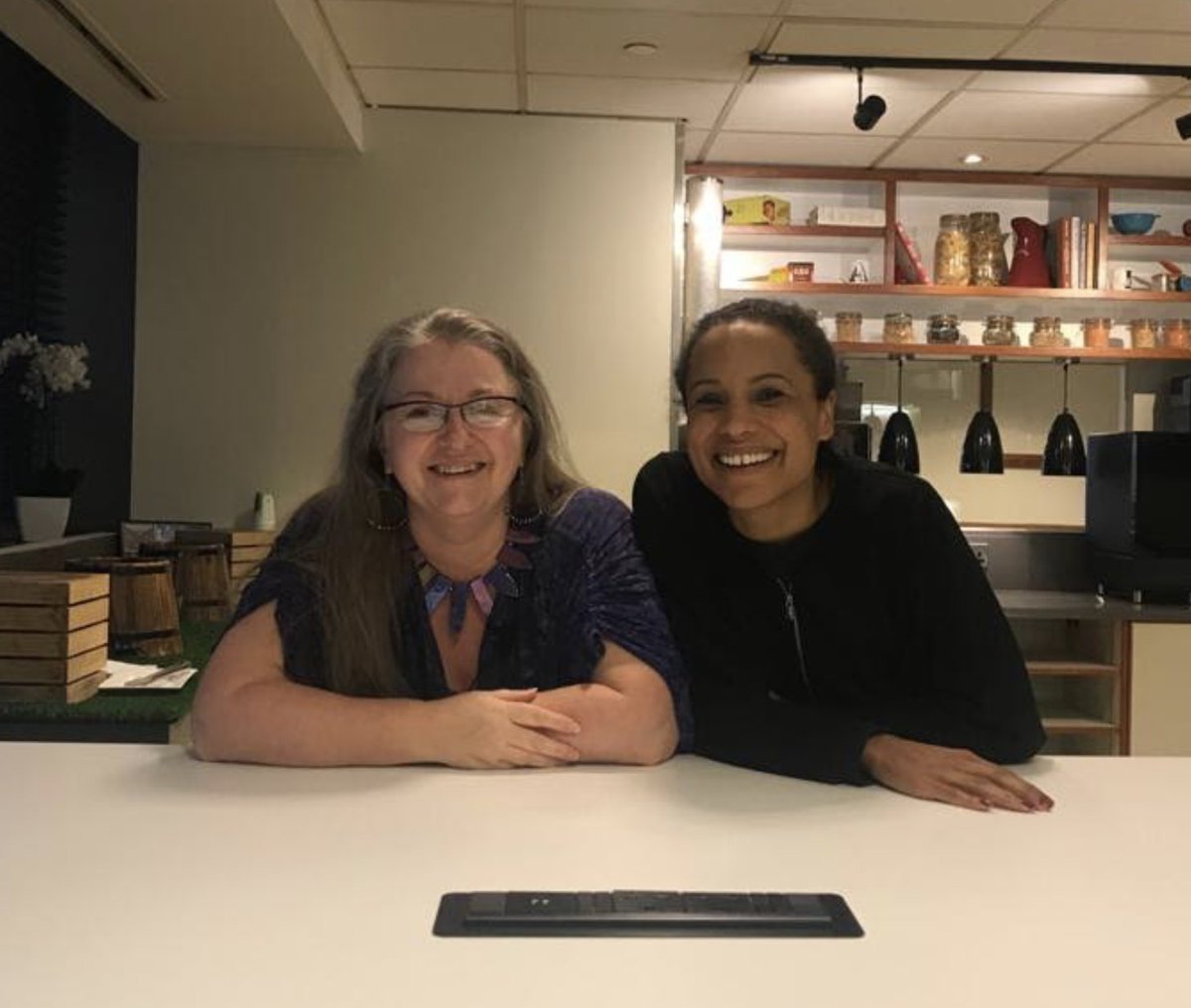 infobabyem's tweet photo. #BTS Filming with IBCLC &amp; infant feeding specialist Shel Banks: recording a number of videos about #colic and #reflux! https://t.co/BUFiwcmNGC