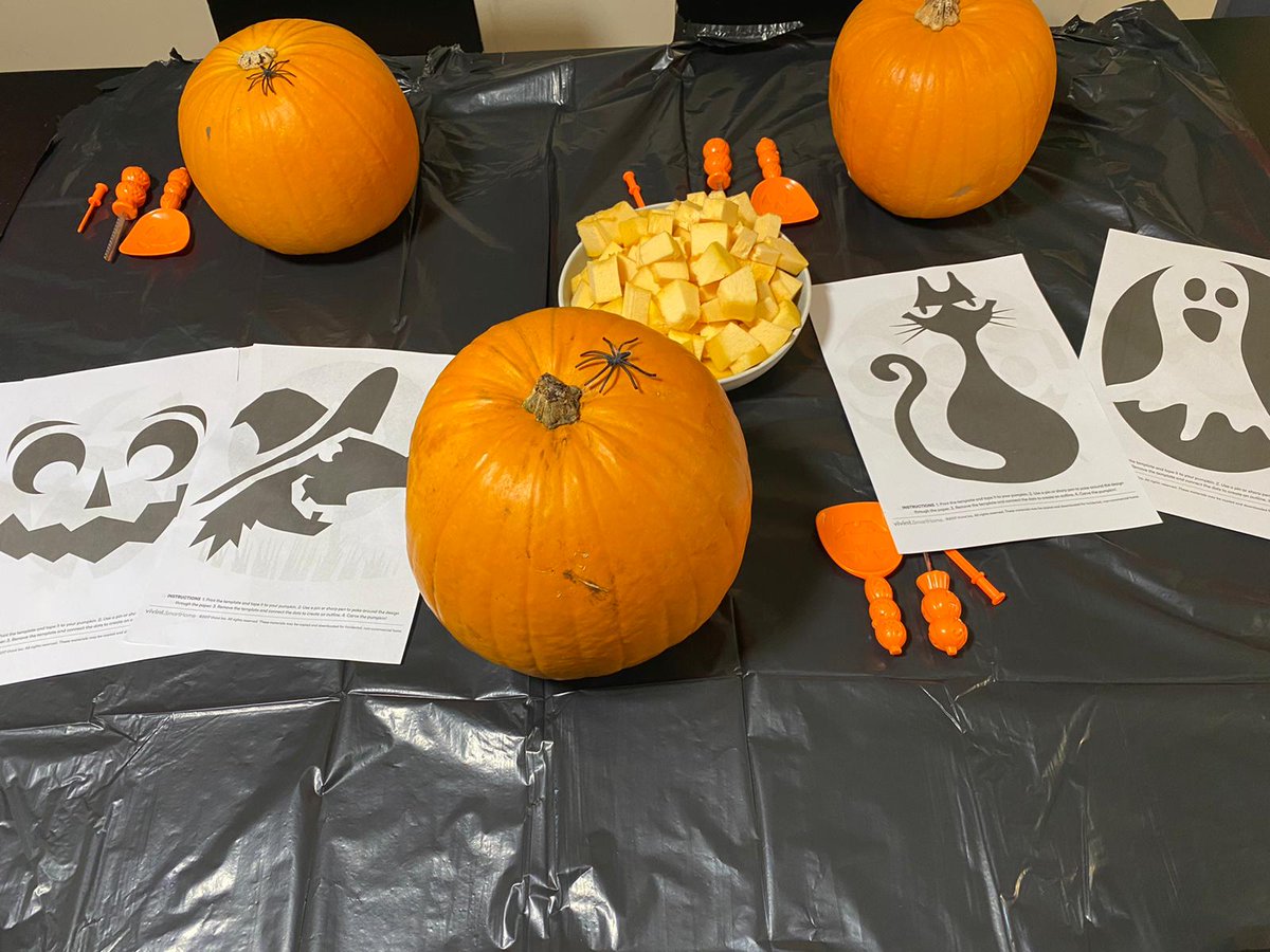 ChaseBoarding's tweet photo. #CGSBoarding boys also getting to grips with pumpkin carving and delicious pumpkin soup ๐ #CGSInternational #iloveboarding #halloween #pumpkins https://t.co/sDAvTUzJfa