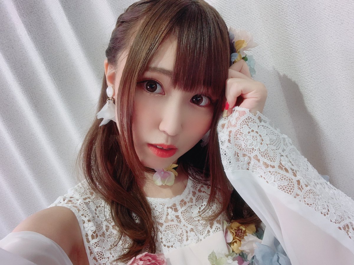 鈴木愛奈 Ejamフェス ありがとうございました 自分の歌 そしてカバー曲 Don T Say Lazy を歌わせて頂きました 楽しんで頂けてたら嬉しいです このお衣装可愛いいぃよねぇ スカートがひらひら んって回ると綺麗なの 鈴木愛奈 Ejamフェス ありがとうございました 自分の歌 そしてカバー曲 Don T Say Lazy を歌わせて頂きました 楽しんで頂けてたら嬉しいです このお衣装可愛いいぃよねぇ スカートがひらひら んって回ると綺麗なの