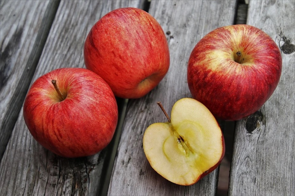 Apples Improve Endothelial Function
evidencebasedhealth.co.uk/diet-nutrition…
#Apples #Fruits #Plantbased #Health #Food #Diet #Nutrition #Science #HeartDisease #Blog #Paleo #Vegan #MediterraneanDiet #EndothelialDysfunction