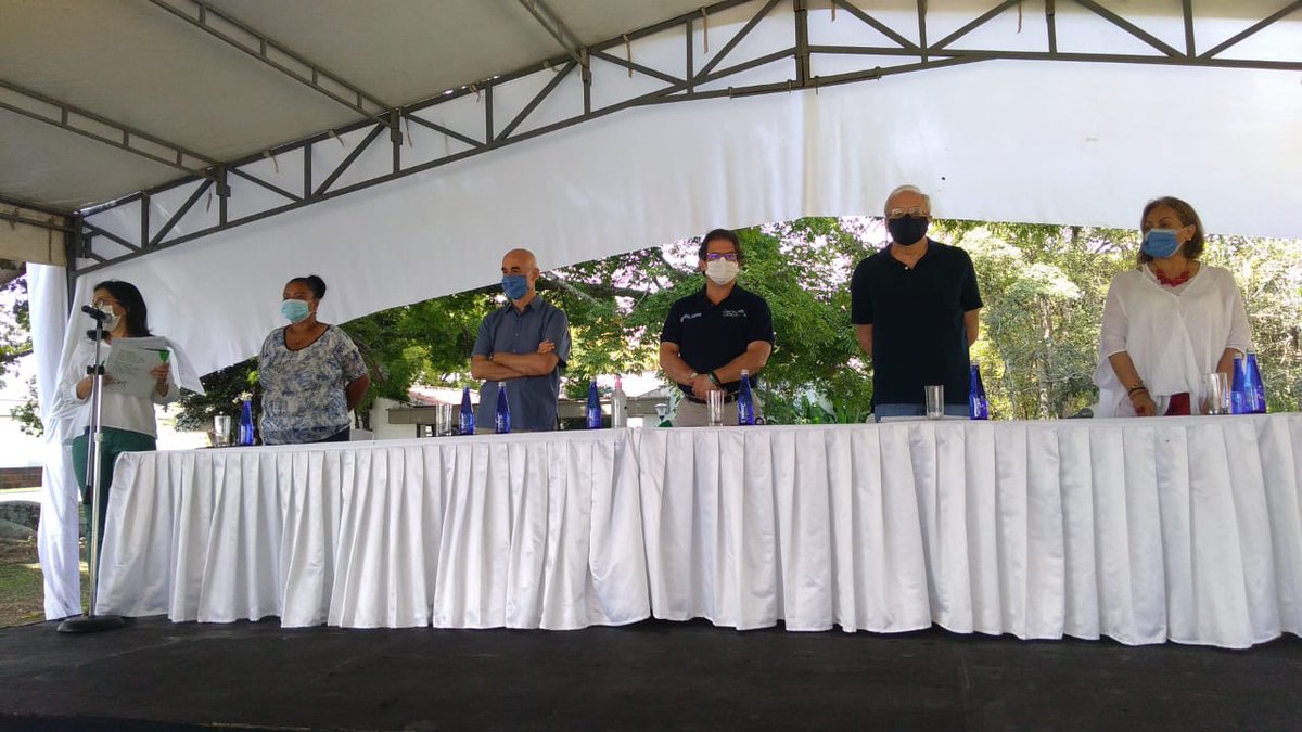 .<a href="/MinAgricultura/">Min. de Agricultura</a> en alianza con <a href="/BiovIntCIAT_esp/">Alianza de Bioversity International y el CIAT</a> y <a href="/LACHarvest/">HarvestPlusLAC</a>, han entregado más de 2 toneladas de semilla con las que se espera cosechar por lo menos 20 toneladas de fríjol y 80 toneladas de maíz biofortificado, para continuar fortaleciendo la seguridad alimentaria en #Colombia