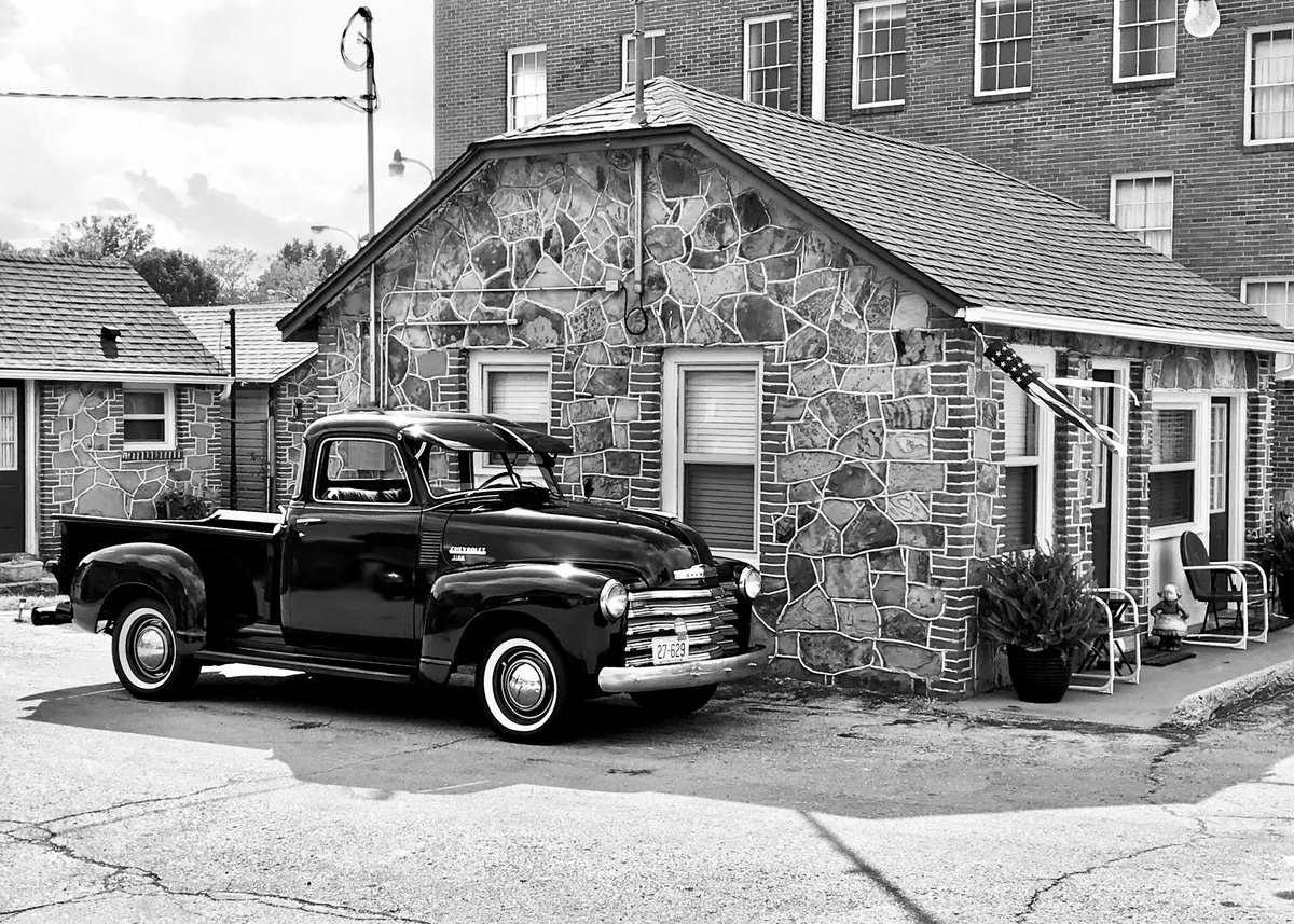 CourtMotor's tweet image. Love the people and their rides who come to visit! #Route66Life