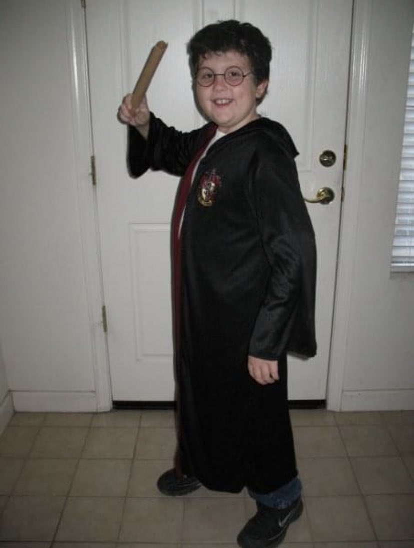 ItsSeanRogers's tweet photo. still wondering why in 5th grade my ginger ass wanted to be Harry Potter when we all know i could’ve been the best damn Weasley brother there ever was 😂😂😂 https://t.co/sg72fcISEq