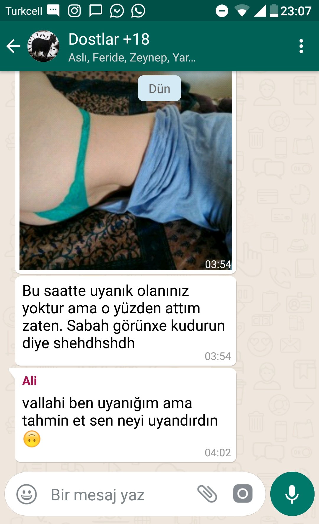 Интимные фото по ватсапу