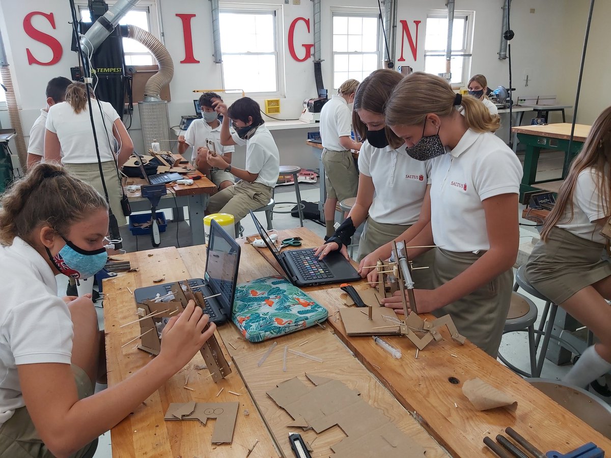 DesignSaltus's tweet image. @DesignSaltus year 8 students making some awesome hydraulic robotic arms! #saltusdesigntechnolgy #stem