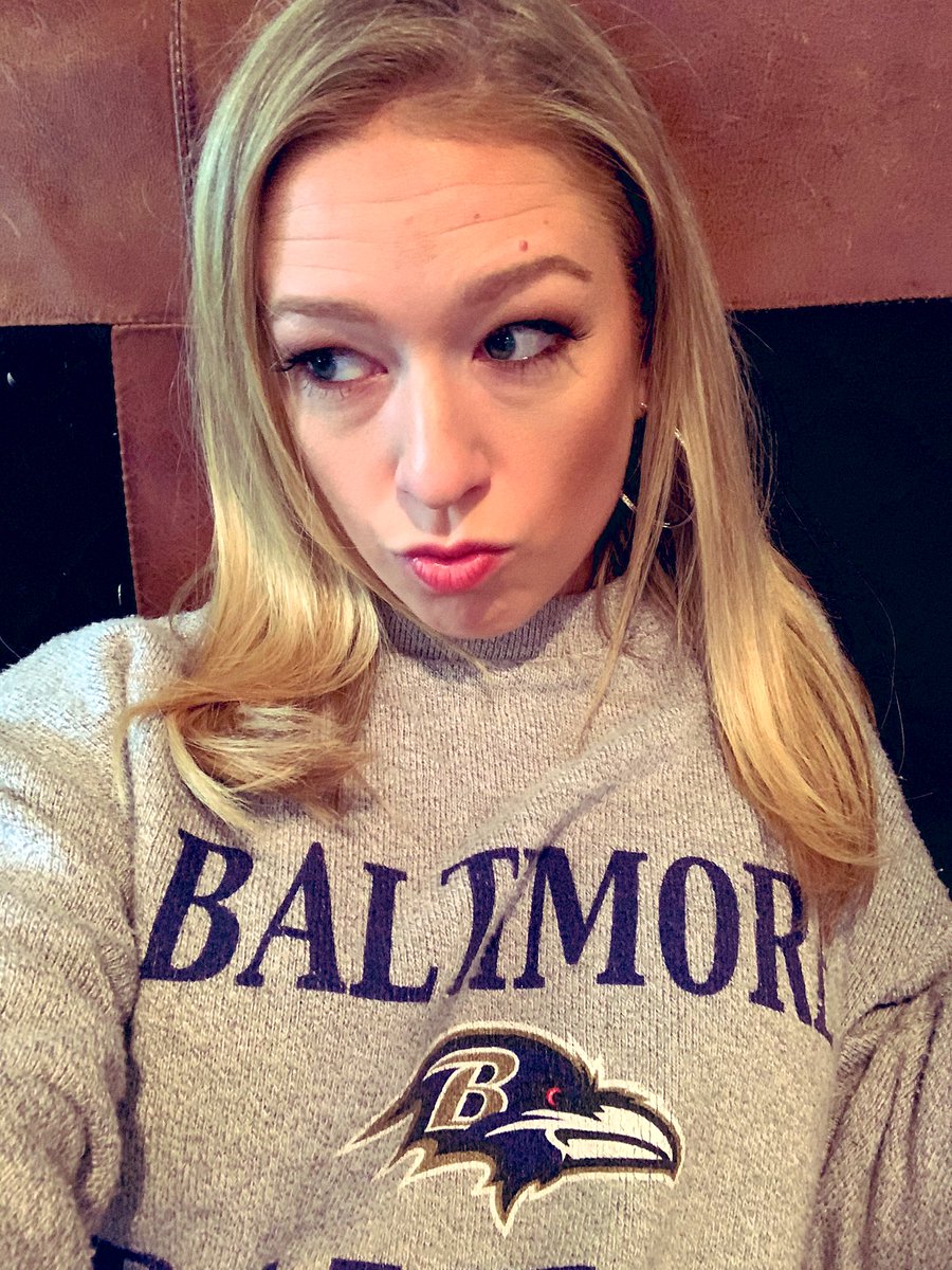 ArielEpstein's tweet photo. My sweatshirt lives to see another day. Thanks to all who voted 😂😎 #NotSweating https://t.co/83O8o5b1su