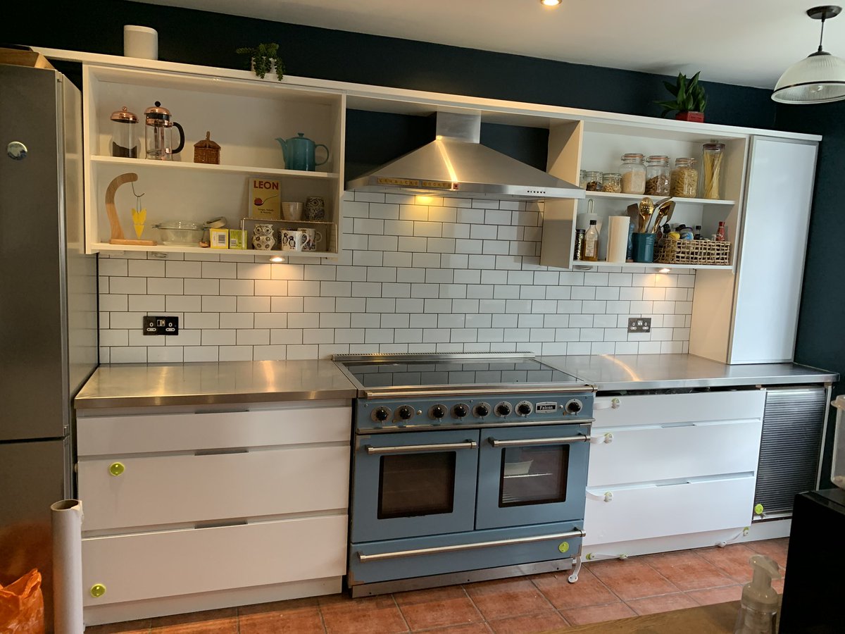 Kitchen retile. #Metros never get old #tiling #kitchens #kitchendesign