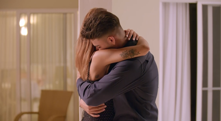 islatentaciones's tweet photo. Cristian y Andrea y Melodie y Beltrán dormirán en habitaciones separadas también ¿Os lo esperábais? https://t.co/aRYuaXgbVm #LaIslaDeLasTentaciones8 https://t.co/agcqDv3PJh