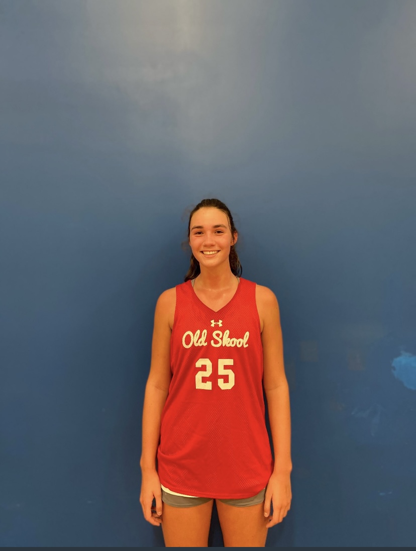 6'4" '24 F Blanca Thomas (Lady Cougars) runs the floor so well. Great hands and finishes at ease around the basket. I've been told high majors have already been reaching out. Expect her recruitment to take off. 

#RISELeague #RISEFallRun #RISEReport