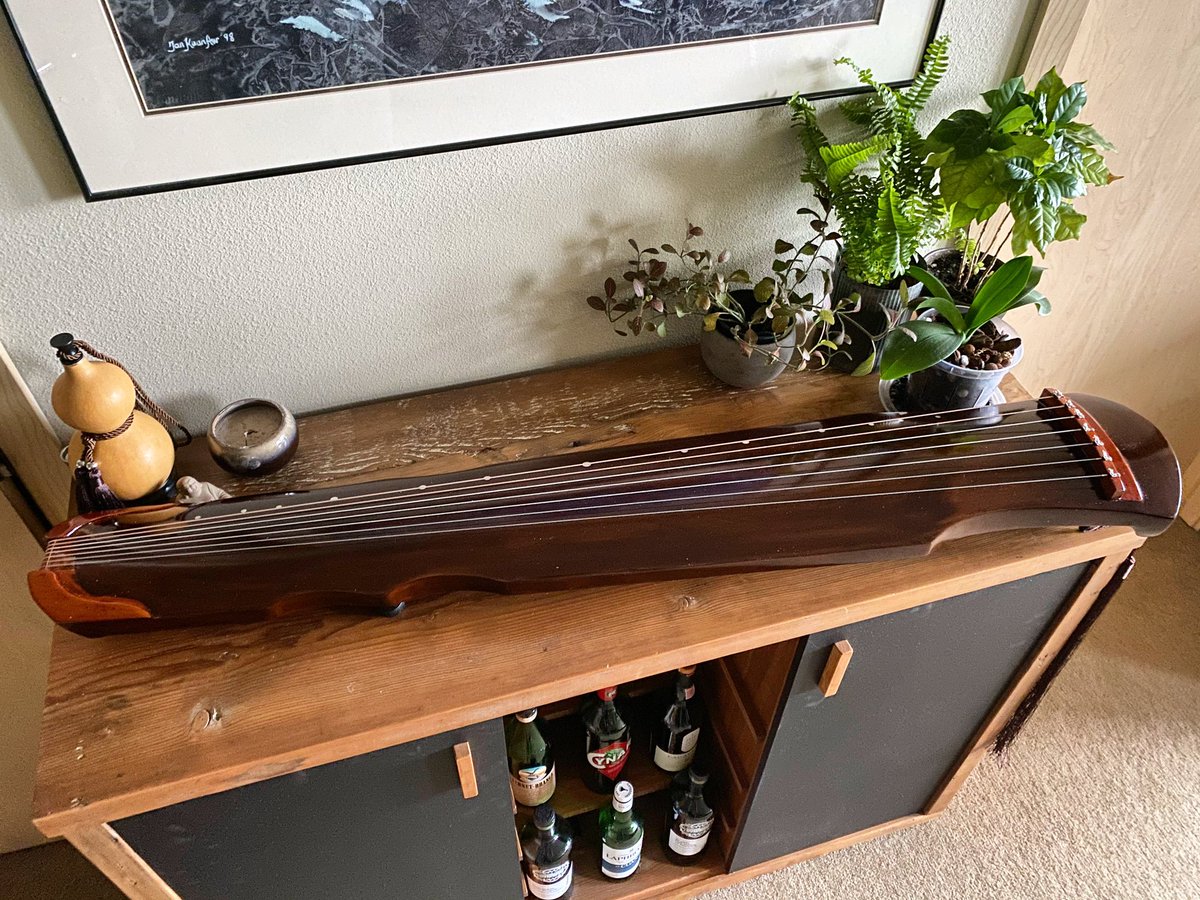 My present to myself arrived! This is a gǔqín (古琴), a Chinese seven string zither. No, I don’t know how to play it... Yet... Time to learn a new instrument!