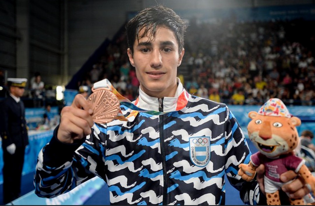 Mirco Cuello celebra el segundo aniversario de su medalla de bronce en Buenos Aires 2018 pero mira más para adelante que para atrás: el 7/11 debuta como profesional en Estados Unidos y en 2021 quiere la clasificación a los Juegos de Tokio. Tiene el futuro en sus manos. #Boxeo