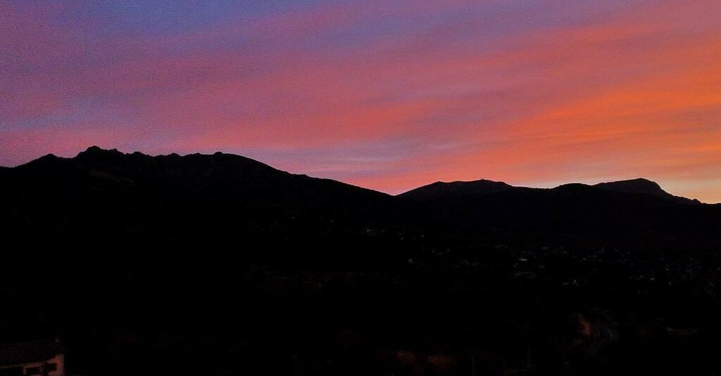 kaikuland's tweet image. Perfiles al #amanecer #7Picos #Bola #Maliciosa #pnguadarrama  #sunrise #sunrise_sunset_photogroup #sunriseoftheday #sunrisephotography #sunrise_and_sunsets #sunriselover #photooftheday #mountains #mountainlovers #montañas