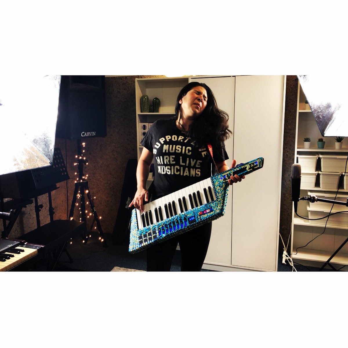 emikomusic's tweet photo. Oh, the faces we make when we’re into it! 😎 📸: Abby Shelton
@Alesis
@onstagestands
@monheimmics
#emikomusic #video #keytar #keytarqueen #music #musician #artist #keytarist #alesis #alesisvortex #keytarplayer #yay #yayplus #musicvideo #interview #behindthescenes #hollywood https://t.co/EYEL1gfUNf