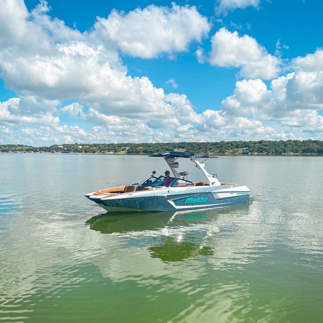 Creating the best on water experience - the #23MXZ is here to deliver it!

#thetruthisonthewater #malibuboats
📸: <a href="/waterskiamerica/">Waterski America</a>