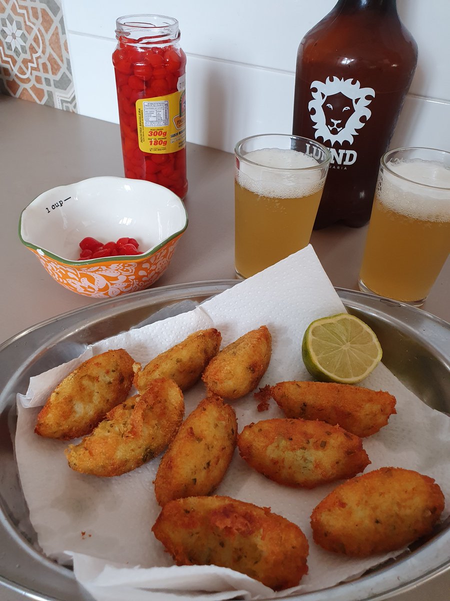 luiz_leiria's tweet photo. There are many reasons to hate Brazil, but certainly there are also many reasons to love it. Here I show you a sample of a good reason to love Brazil: brazilian food!! #springfeelslikesummer #summerlifestyle #codrolls #bobódecamarão #brazilianipa #ribeiraopreto #pepper https://t.co/ildH15oC6h