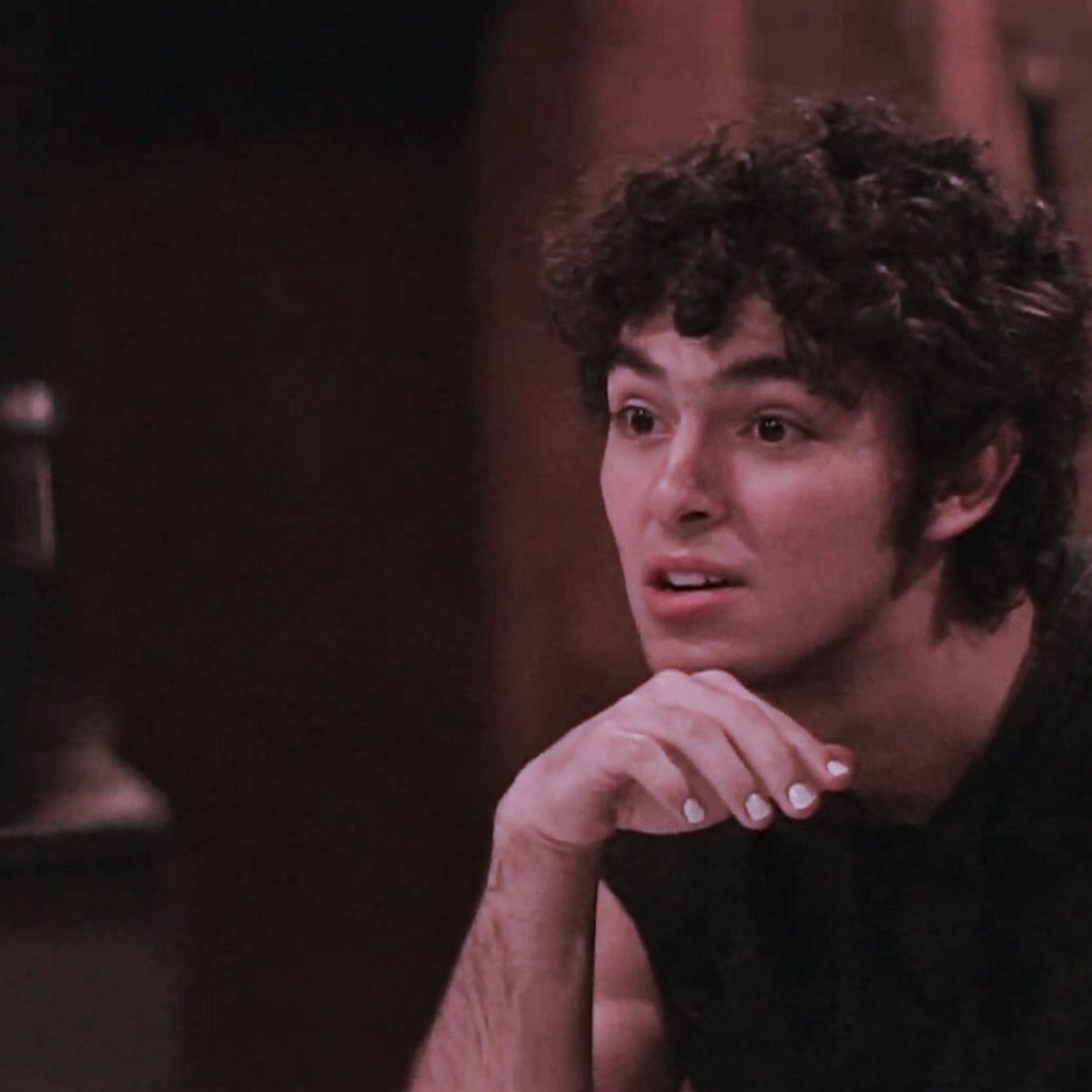 gresslight's tweet image. La mejor secuencia es Joaquín reaccionando a la canción que sería el primer capítulo de su ep 

BLACKVERSARY