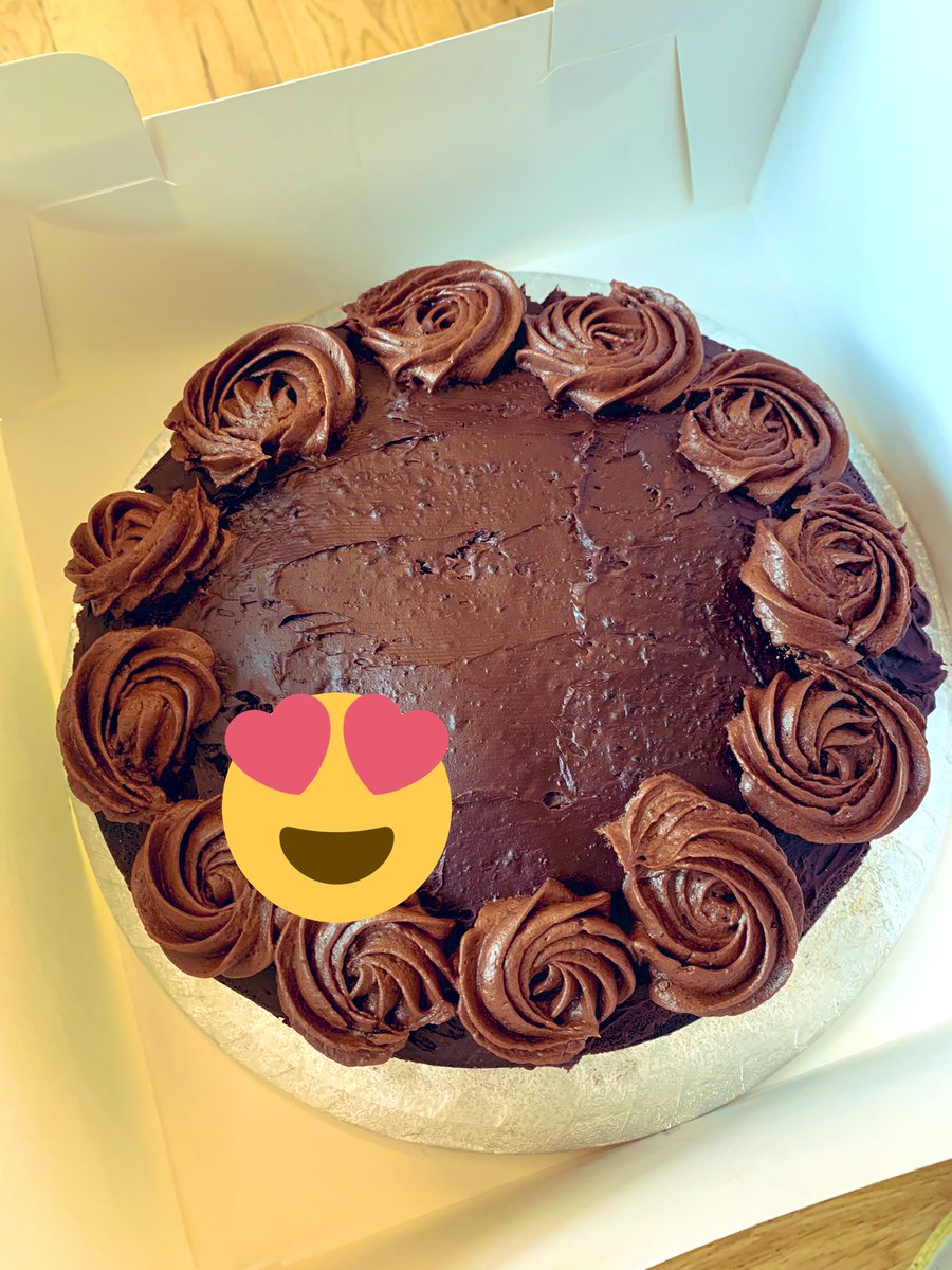 CAZBLONDE33's tweet photo. A wonderful cake made by a local girl. I didn’t have time to bake this week so we had this made. Sharnassweettreats on Instagram #local #cake #chocfudge #oooshhh #lancaster #lancashire https://t.co/jx3zRHSvN4
