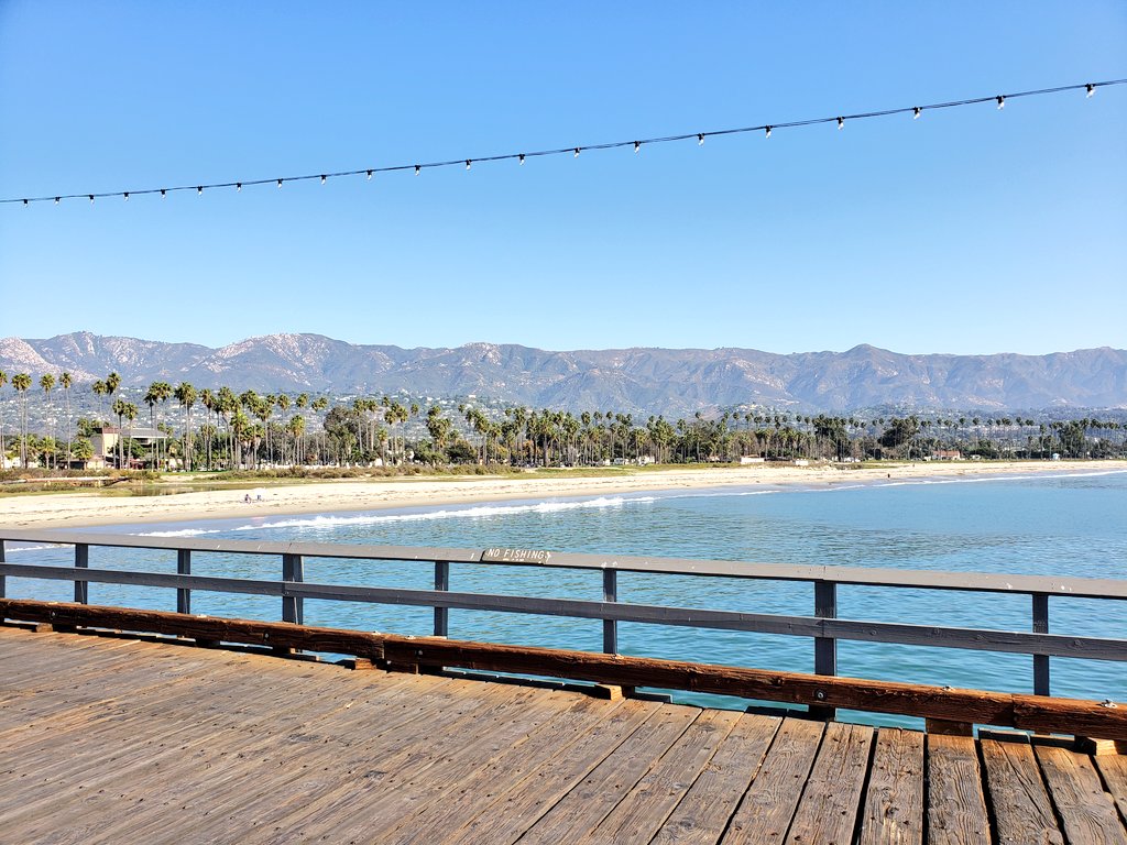 tinyocean_rving's tweet photo. Most of the parking lots in #SantaBarbara are limited to 22ft. A guy at one of the lots told us where to park which was great. We had breakfast and walked to #StearnsWarf. Someone was about to catch a big fish but he lost it when it was right underneath him. 🙁 #RVTrip9 #RVingUS https://t.co/lkZb6BNSZT