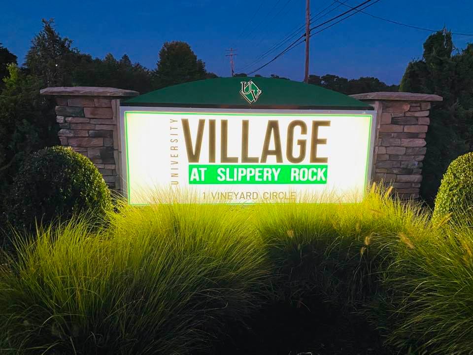 MrSign_PGH's tweet image. The Village at Slippery Rock got a new monument sign, and the best part is - it lights up!

#LightedSign #IlluminatedSign #SlipperyRock #SRU #MrSign #PittsburghPA #PittsburghSigns

mrsignpittsburgh.com/products.cfm?s…